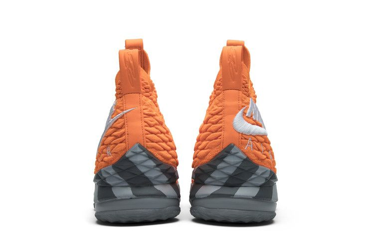 Кроссовки Nike LeBron 15 'Orange Box' PE
