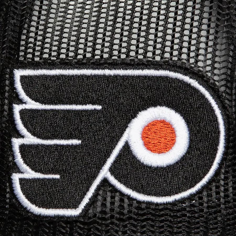 Бейсболка Mitchell & Ness Black Philadelphia Flyers Script Trucker Adjustable Hat