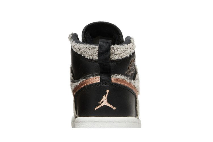 air-jordan-1-retro-high-gp-fleece-705321-022_06