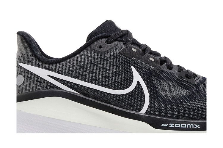 Кроссовки Nike Vomero 17 'Black White'