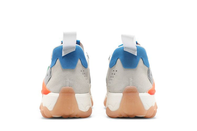 jordan-delta-2-light-smoke-grey-total-orange-cv8121-004_05