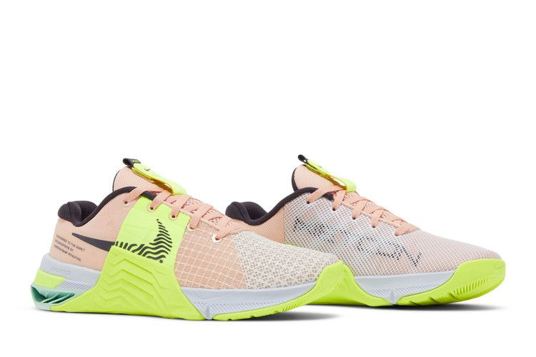 wmns-metcon-8-arctic-orange-volt-do9327-800_07