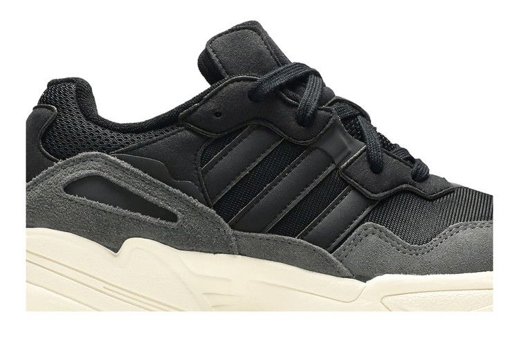 yung-96-core-black-off-white-ee7245_01