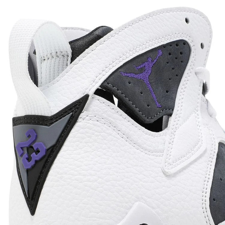Krossovki-Air-Jordan-7-Retro-Flint-2021-8