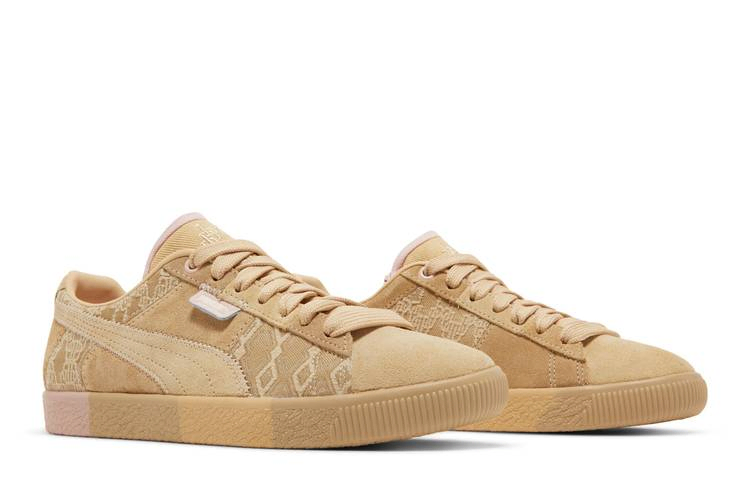 dapper-dan-x-wmns-clyde-vintage-pre-game-runway-croissant-392083-01_07