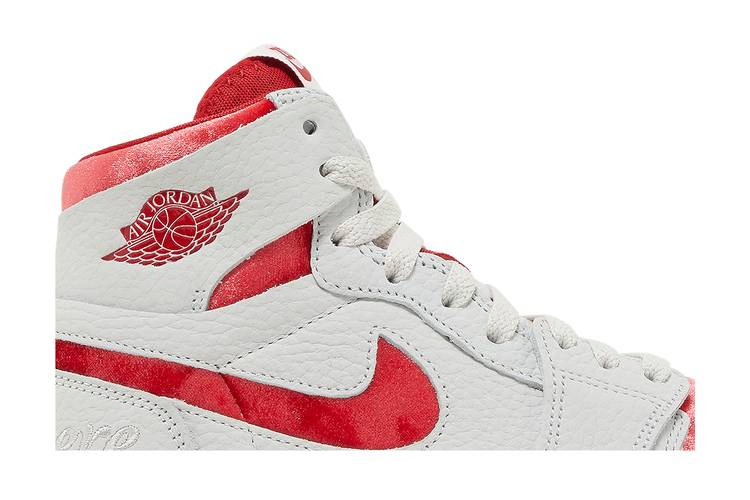 Кроссовки Wmns Air Jordan 1 High Zoom Comfort 2 'Valentine's Day'