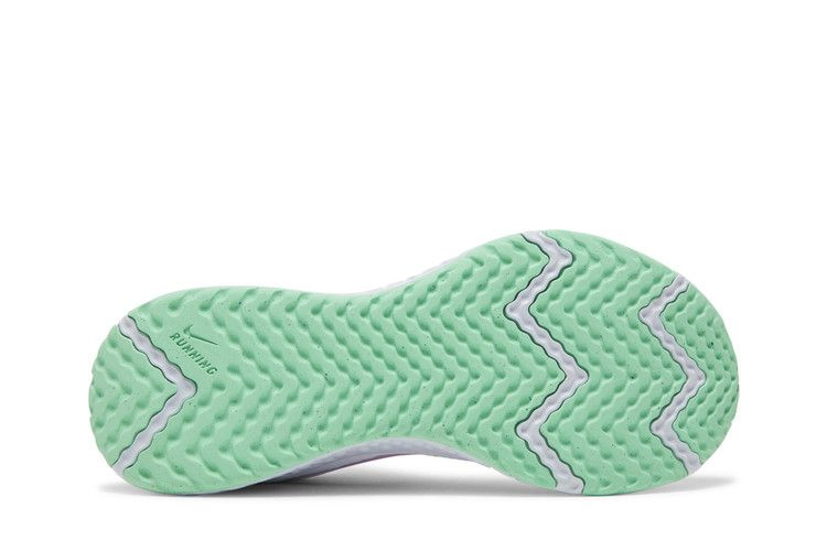 Кроссовки Nike Wmns Revolution 5 'White Green Glow Violet'