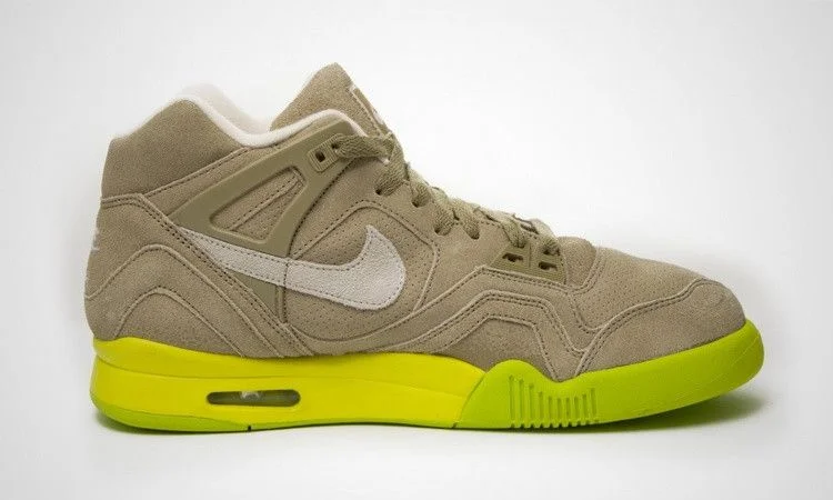 Krossovki-Nike-Air-Tech-Challenge-2-Suede-Bamboo-1