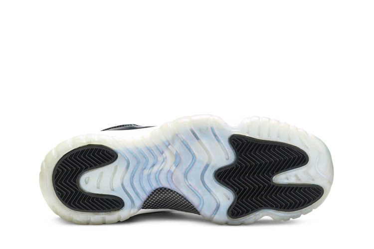 air-jordan-11-retro-gs-emerald-528896-145_03