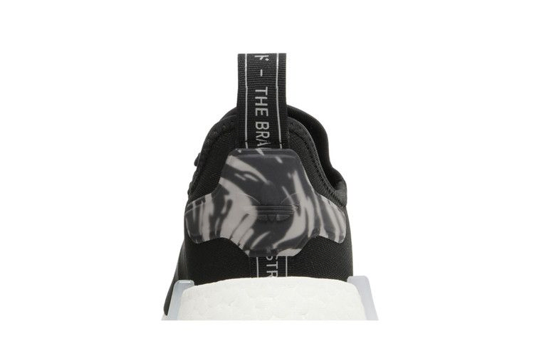 Кроссовки Adidas Wmns NMD_R1 'Black White Marble'