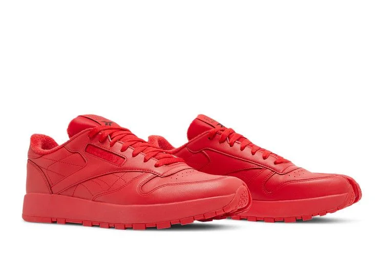 Krossovki-Maison-Margiela-x-Reebok-Classic-Leather-Tabi-Vector-Red-7