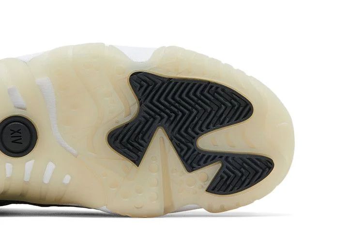 Krossovki-Air-Jordan-Wmns-Jumpman-Two-Trey-Black-Cement-Grey-4
