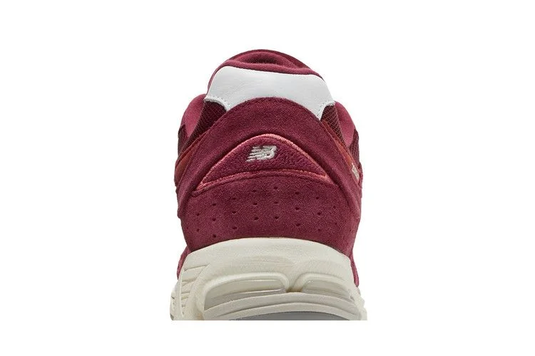 Кроссовки New Balance 2002R 'Suede Pack - Garnet Deep Earth Red'