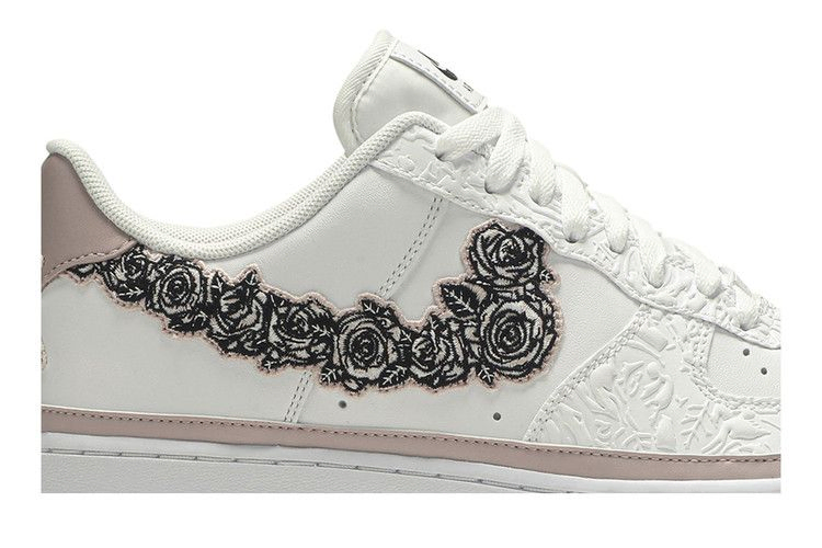 Кроссовки Nike Air Force 1 '07 LV8 'Doernbecher' 2019