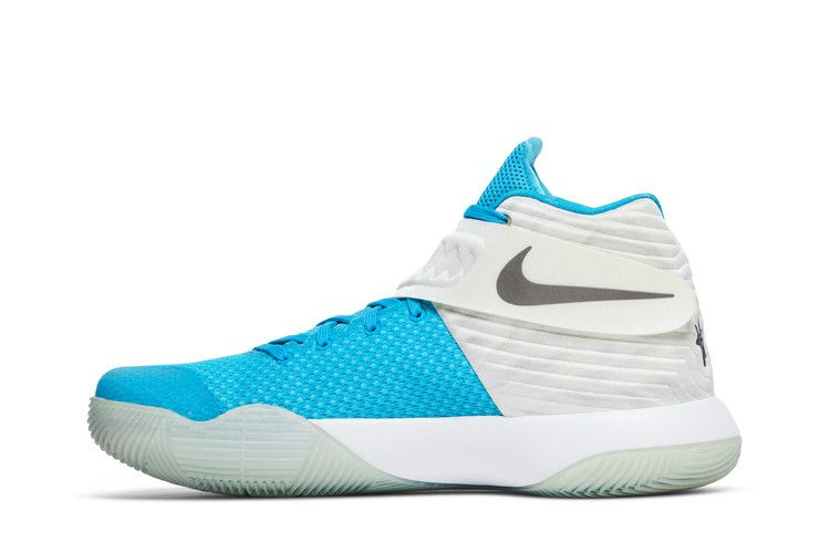 Кроссовки Nike Kyrie 2 'Christmas'