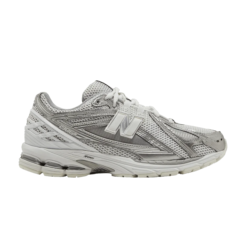Krossovki-New-Balance-1906R-Silver
