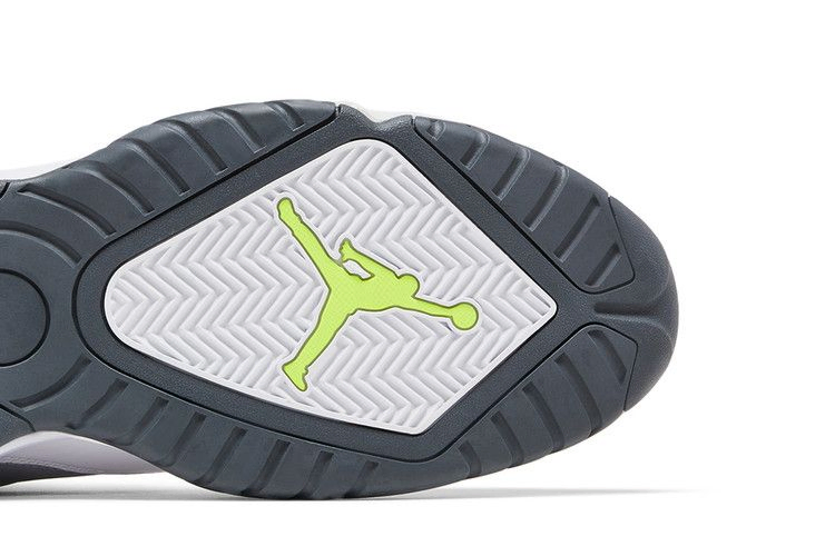 jordan-b-loyal-wolf-grey-volt-315317-017_04