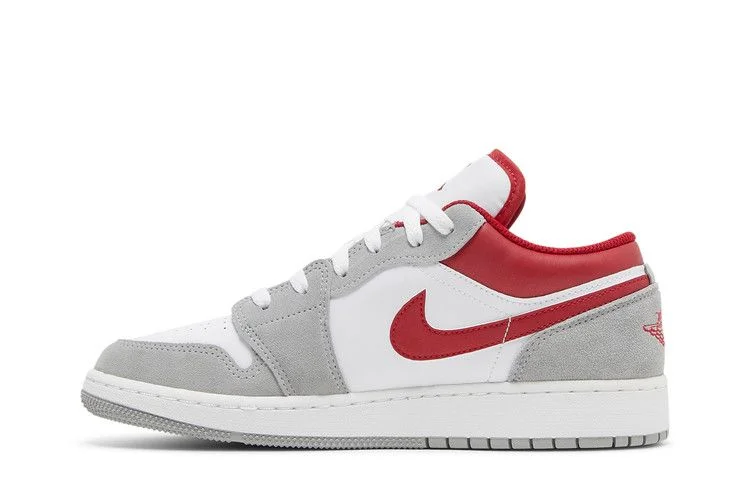 Кроссовки Air Jordan 1 Low SE GS 'Light Smoke Grey Gym Red'