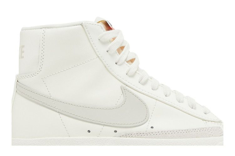 Кроссовки Nike Wmns Blazer Mid '77 Vintage 'Sail Light Bone'