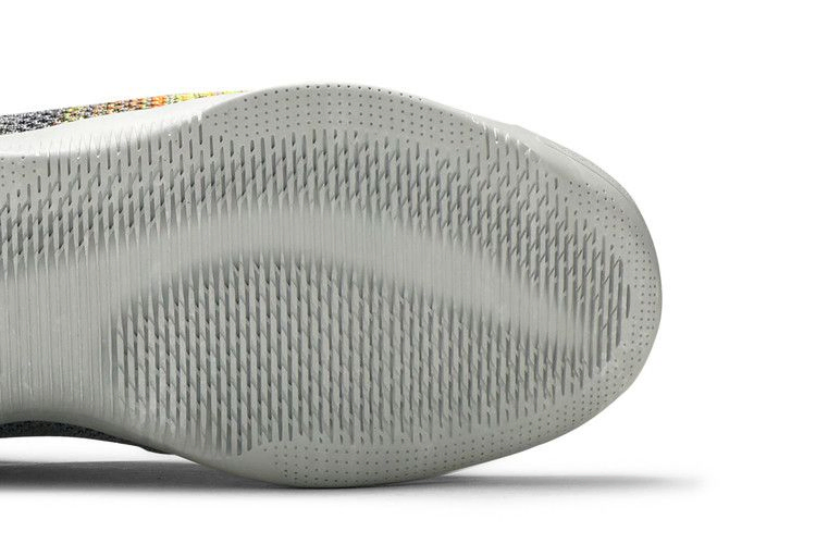 kobe-11-elite-low-cool-grey-822675-037_04