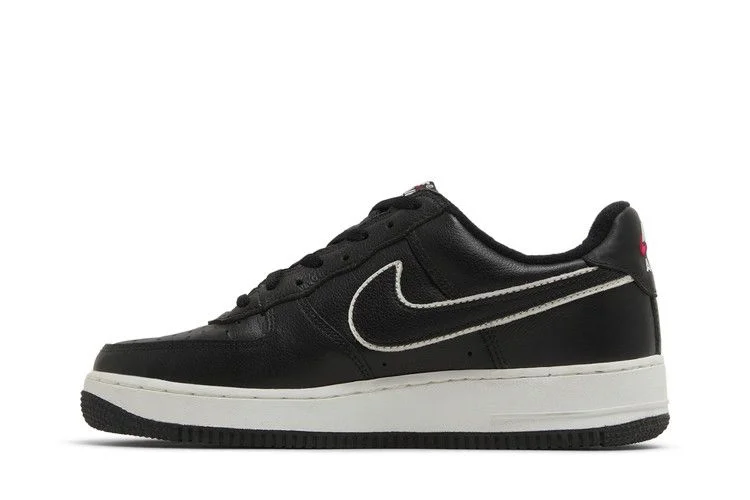 Krossovki-Nike-Air-Force-1-NYC-2