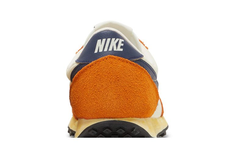 wmns-daybreak-se-coconut-milk-midnight-orange-dv1746-142_06