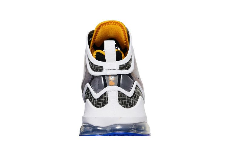 Кроссовки Nike LeBron 19 'Graduate'