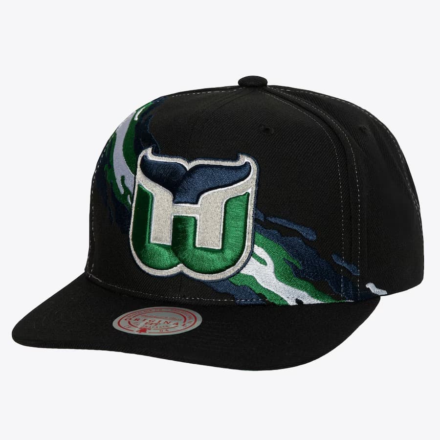 Бейсболка Mitchell & Ness Black Hartford Whalers Vintage Paintbrush Snapback Hat