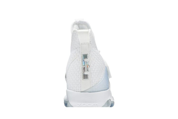 lebron-14-time-to-shine-860631-900_06