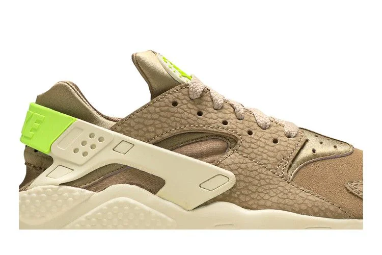 Кроссовки Nike Air Huarache Premium 'Desert Camo'