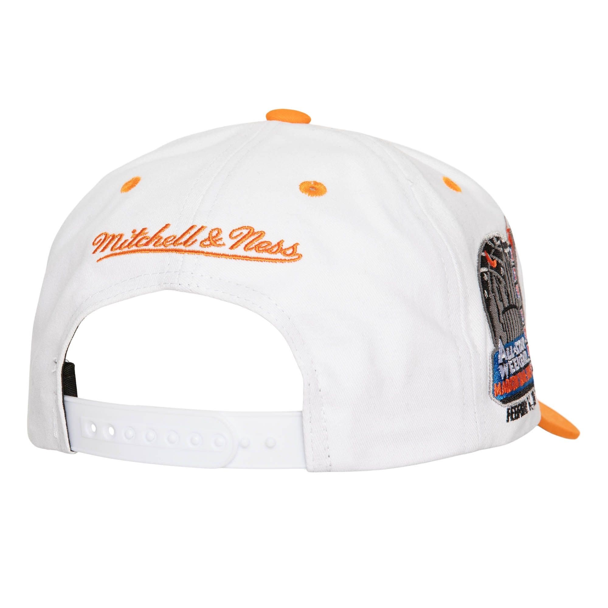 Mitchell-Ness-Tail-Sweep-Pro-Snapback-New-York-Knicks-1