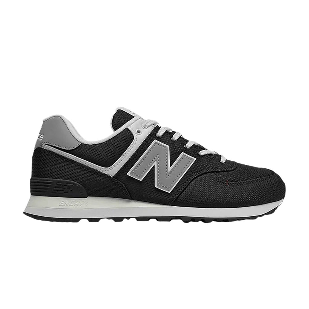 Krossovki-New-Balance-574-Black-Chromatic