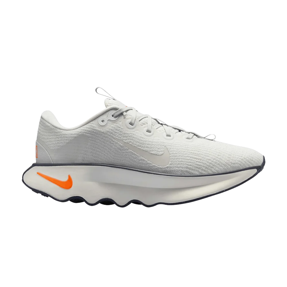 Krossovki-Nike-Motiva-Sail-Orange