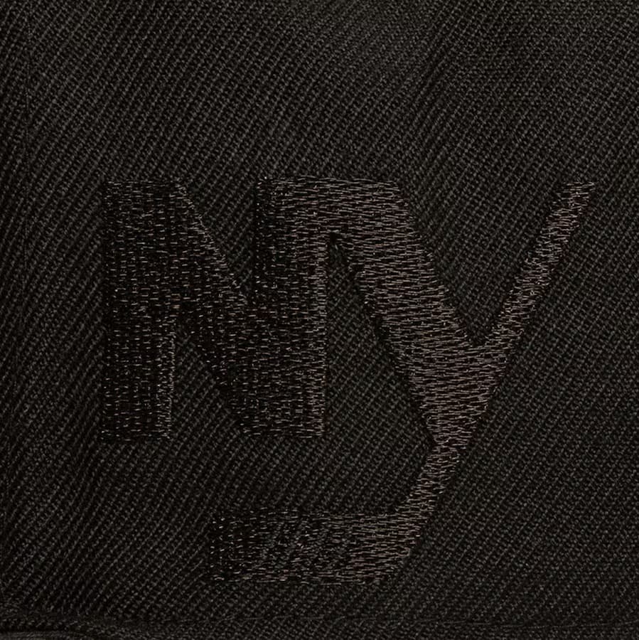 Бейсболка Mitchell & Ness Black New York Islanders Pearl Snapback Hat