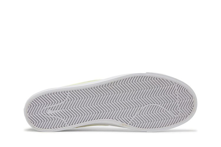 blazer-court-sb-light-zitron-cv1658-700_03
