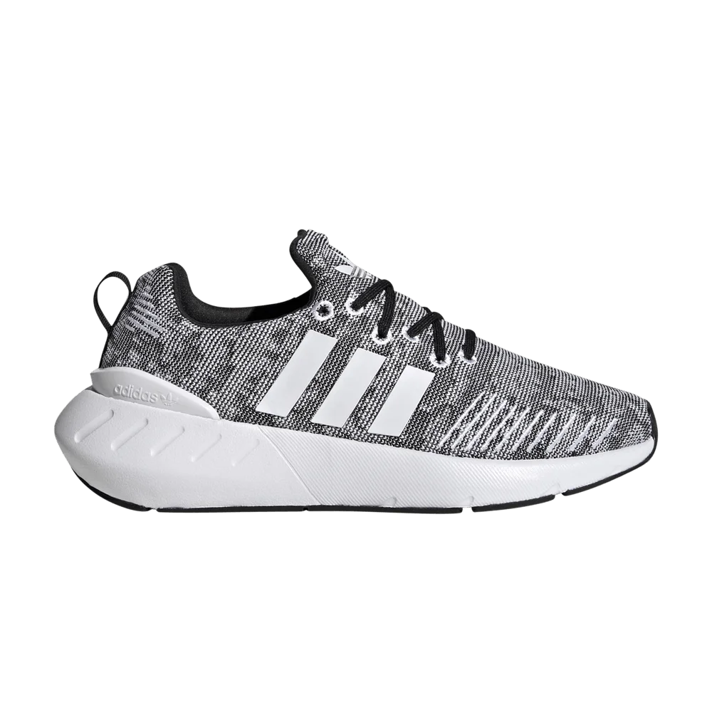 Krossovki-Adidas-Swift-Run-22-J-White-Black