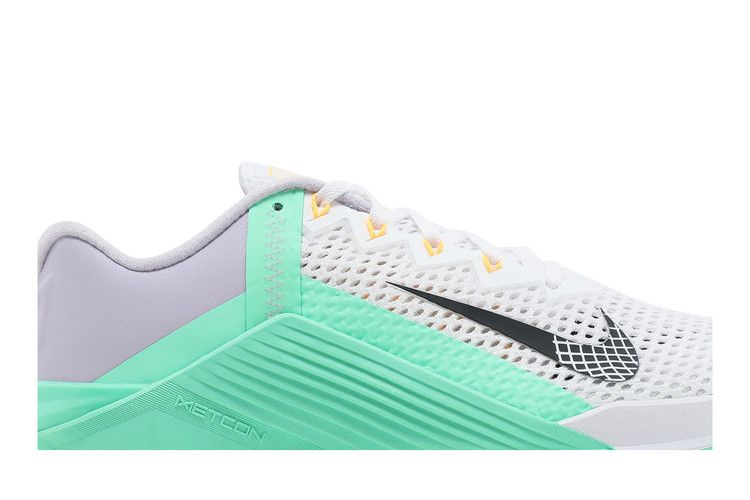 wmns-metcon-6-white-infinite-lilac-green-at3160-135_01