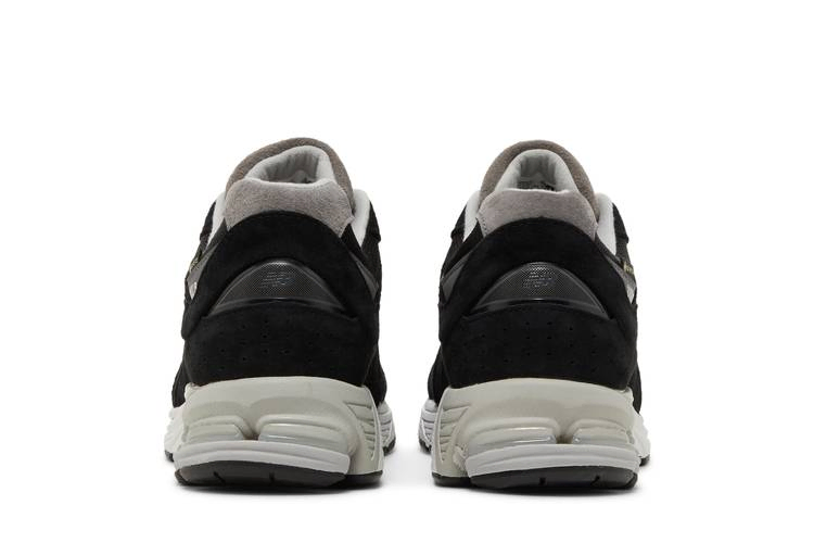 Кроссовки New Balance 2002R GORE-TEX 'Black Grey'