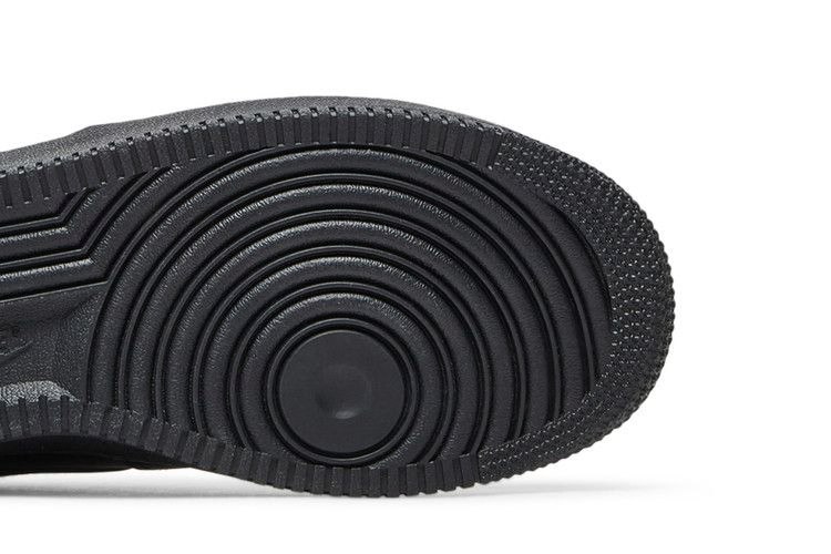Кроссовки Nike Wmns Air Force 1 '07 'Triple Black'