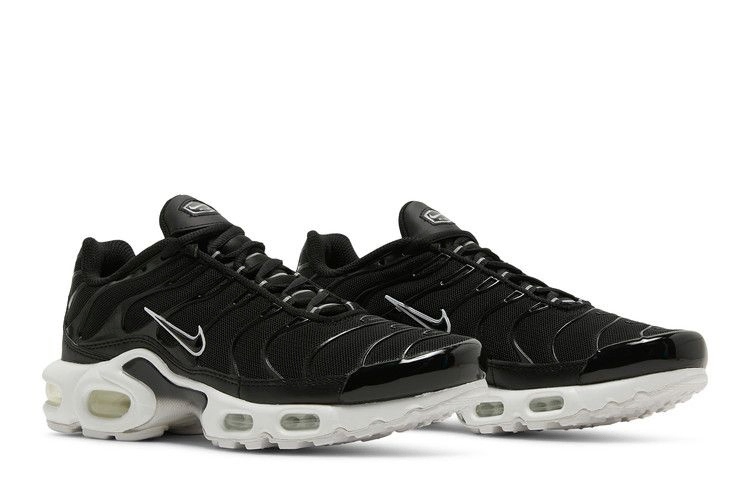 wmns-air-max-plus-black-white-dm2362-001_07