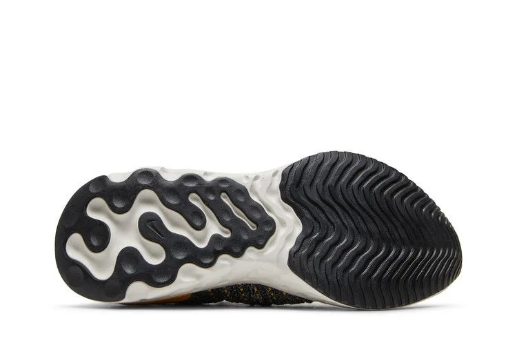 Krossovki-Nike-Wmns-React-Phantom-Run-Flyknit-2-Black-Phantom-3
