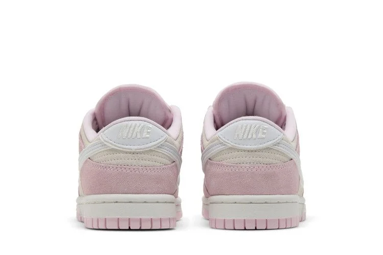 Кроссовки Nike Wmns Dunk Low LX 'Pink Foam'
