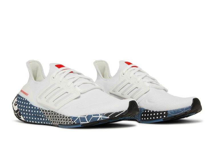 ultraboost-22-patchwork-graphic-gw6912_07