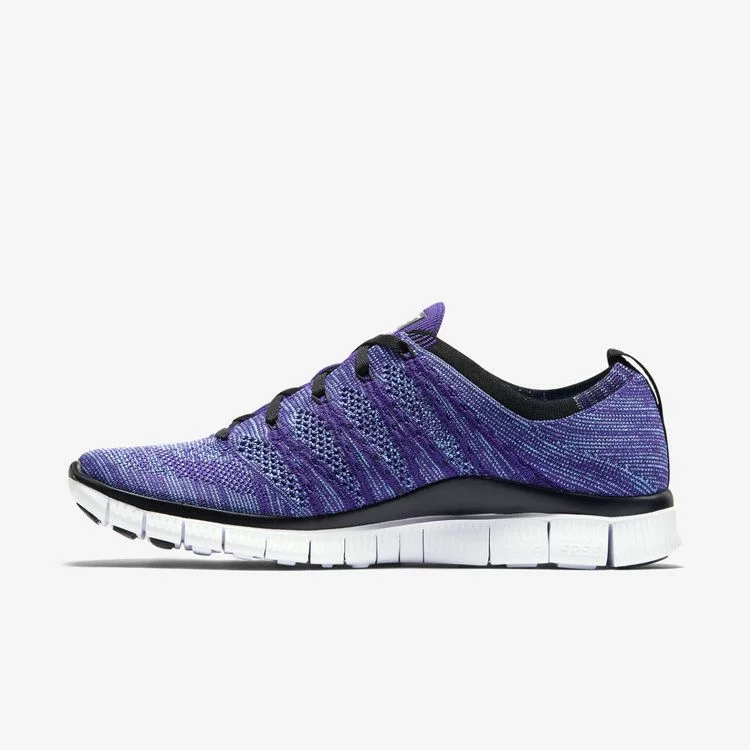 Krossovki-Nike-Free-Flyknit-NSW-2