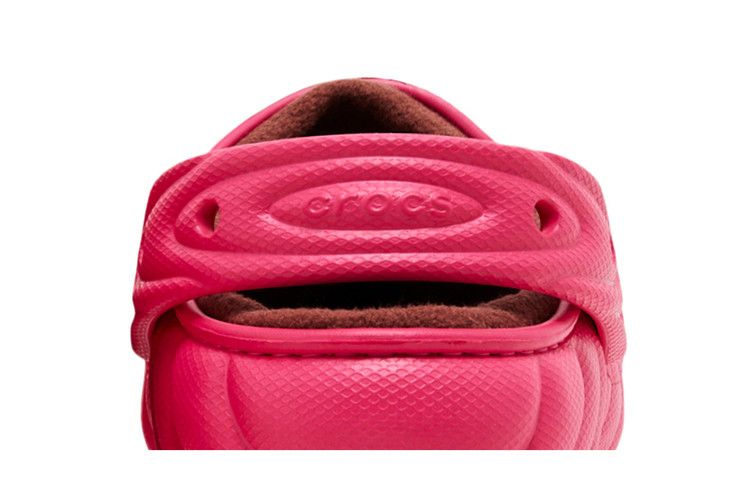 Кроссовки Crocs Classic Overpuff Lined Clog 'Dragon Fruit'