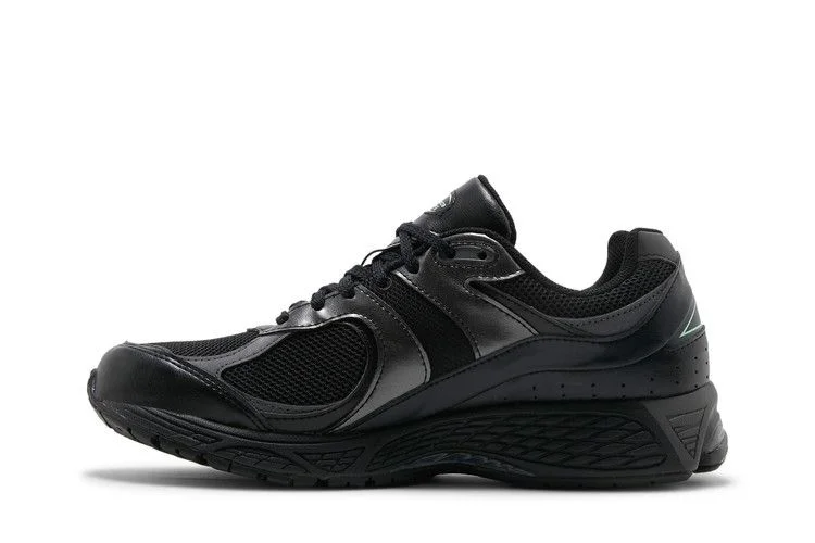 Кроссовки New Balance 2002R 'Black Powder Green'