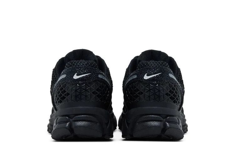 Кроссовки Nike Wmns Air Zoom Vomero 5 'Black Metallic Silver Anthracite'