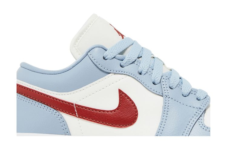 Кроссовки Wmns Air Jordan 1 Low 'Blue Whisper Dune Red'