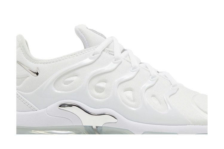 wmns-air-vapormax-plus-white-metallic-silver-fq8895-100_01