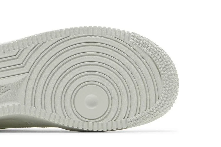 Кроссовки Nike Wmns Air Force 1 '07 'White Barely Volt'